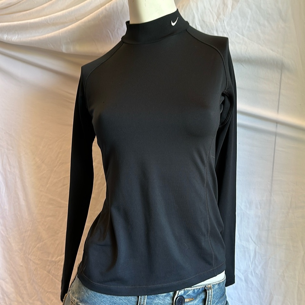 Ladies, Nike golf fit dry, size small. Make a bundle and save!